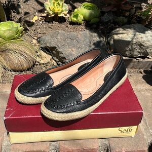 Elegant Black Loafers for Everyday Comfort
